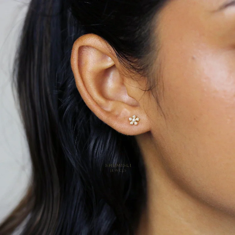 Amethyst - Gemstone Stud Earrings in Purple for a Sophisticated and Birthstone - Inspired PieceTiny CZ Flower Studs Earrings, Gold, Silver SHEMISLI SS135 Amethyst - Gemstone Stud Earrings in Purple for a Sophisticated and Birthstone - Inspired PieceTiny CZ Flower Studs Earrings, Gold, Silver SHEMISLI SS135