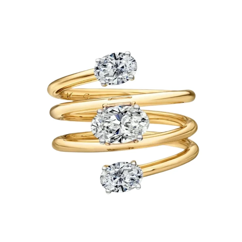 LED - Lit Fashion Rings in Plastic with Color - Changing Effects for a Futuristic LookLab Diamond Fashion Ring LED - Lit Fashion Rings in Plastic with Color - Changing Effects for a Futuristic LookLab Diamond Fashion Ring
