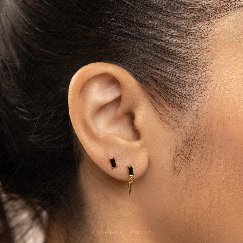 Men's Stainless Steel Skull Stud Earrings with Black Enamel for an Edgy and Rock - Inspired StyleBlack Baguette Spiky Stud Earrings Stack Set, Unisex, Gold, Silver SHEMISLI SS340, SS295 Men's Stainless Steel Skull Stud Earrings with Black Enamel for an Edgy and Rock - Inspired StyleBlack Baguette Spiky Stud Earrings Stack Set, Unisex, Gold, Silver SHEMISLI SS340, SS295