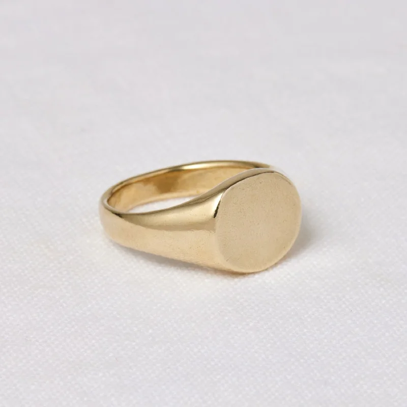 Fashion Rings with Initial Charms in Silver - Plated Metal for a Custom AccessoryDurango Signet Fashion Rings with Initial Charms in Silver - Plated Metal for a Custom AccessoryDurango Signet