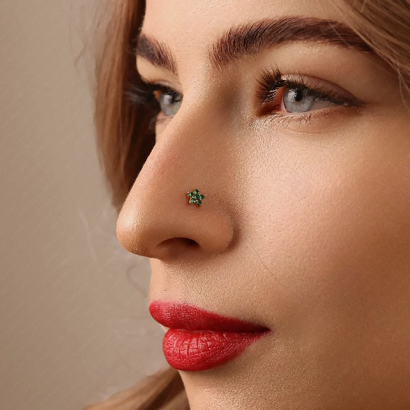 Two - Tone Gold and Silver Plated Clover Stud Earrings for a Lucky and Stylish SymbolTiny 5 Petal Flower with Emerald Stones, Threadless Flat Back Nose Stud, 20,18,16ga, 5-10mm Unisex, Surgical Steel SHEMISLI SS572 Two - Tone Gold and Silver Plated Clover Stud Earrings for a Lucky and Stylish SymbolTiny 5 Petal Flower with Emerald Stones, Threadless Flat Back Nose Stud, 20,18,16ga, 5-10mm Unisex, Surgical Steel SHEMISLI SS572