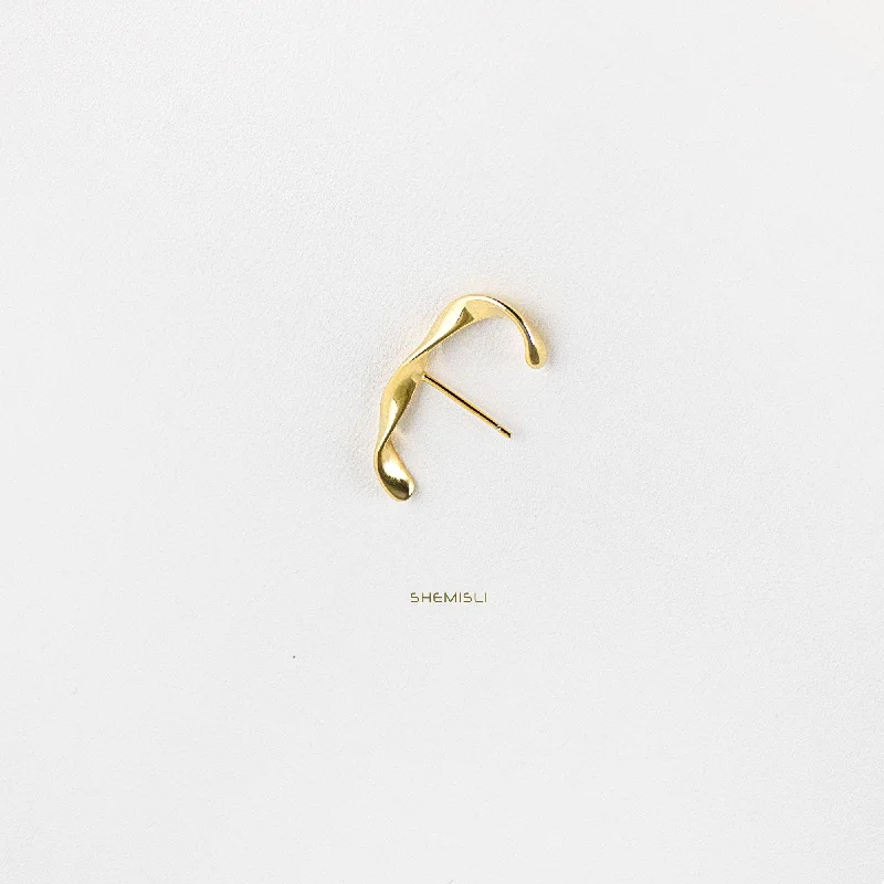 14K Gold Plated Heart - Shaped Stud Earrings for a Romantic and Feminine LookStud Lobe cuff earrings, Twisted Wire, Gold, Silver SHEMISLI SS054 14K Gold Plated Heart - Shaped Stud Earrings for a Romantic and Feminine LookStud Lobe cuff earrings, Twisted Wire, Gold, Silver SHEMISLI SS054