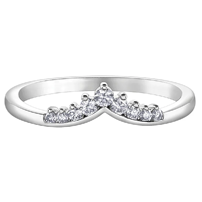 Women's Diamond Rings with Side - Stone Pave Setting for a Sparkling and Continuous ShineTiara-Inspired Diamond Band Women's Diamond Rings with Side - Stone Pave Setting for a Sparkling and Continuous ShineTiara-Inspired Diamond Band