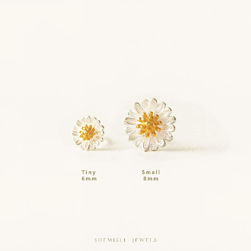 Amethyst - Gemstone Stud Earrings in Purple for a Sophisticated and Birthstone - Inspired PieceDaisy Flower Stud Earrings, Silver SHEMISLI - SS117, SS118 Amethyst - Gemstone Stud Earrings in Purple for a Sophisticated and Birthstone - Inspired PieceDaisy Flower Stud Earrings, Silver SHEMISLI - SS117, SS118
