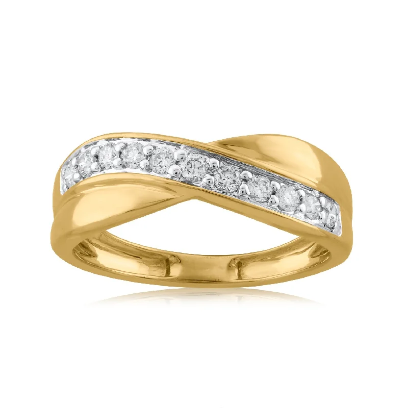 Women's Diamond Rings with Side - Stone Pave Setting for a Sparkling and Continuous Shine18K YG Cluster Diamond Ring-1pc Women's Diamond Rings with Side - Stone Pave Setting for a Sparkling and Continuous Shine18K YG Cluster Diamond Ring-1pc