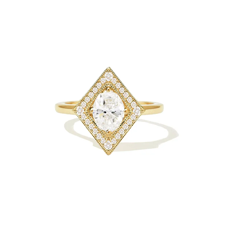 Men's Aquamarine Engagement Rings in 9K Gold with a Bezel - Set StoneOval Brilliant Cut Diamond Shape Mosaic Ring Men's Aquamarine Engagement Rings in 9K Gold with a Bezel - Set StoneOval Brilliant Cut Diamond Shape Mosaic Ring