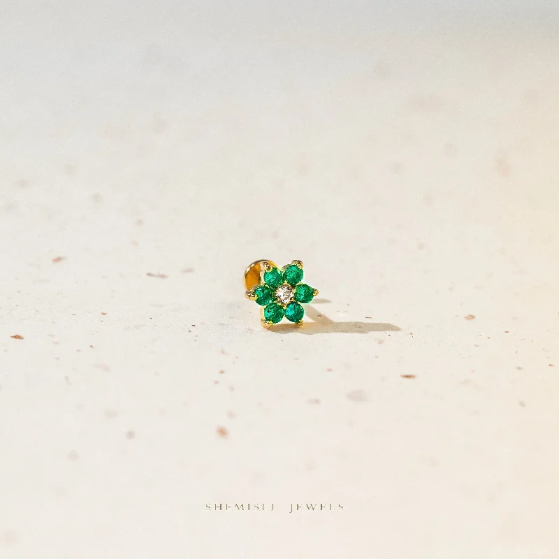 Rhinestone - Embellished Crown - Shaped Stud Earrings for a Princess - Inspired LookTiny 6 Petal Emerald Stone Threadless Flat Back Lip Labret Stud, 18,16ga, 6-10mm, Unisex, Surgical Steel, SHEMISLI SS558 Rhinestone - Embellished Crown - Shaped Stud Earrings for a Princess - Inspired LookTiny 6 Petal Emerald Stone Threadless Flat Back Lip Labret Stud, 18,16ga, 6-10mm, Unisex, Surgical Steel, SHEMISLI SS558