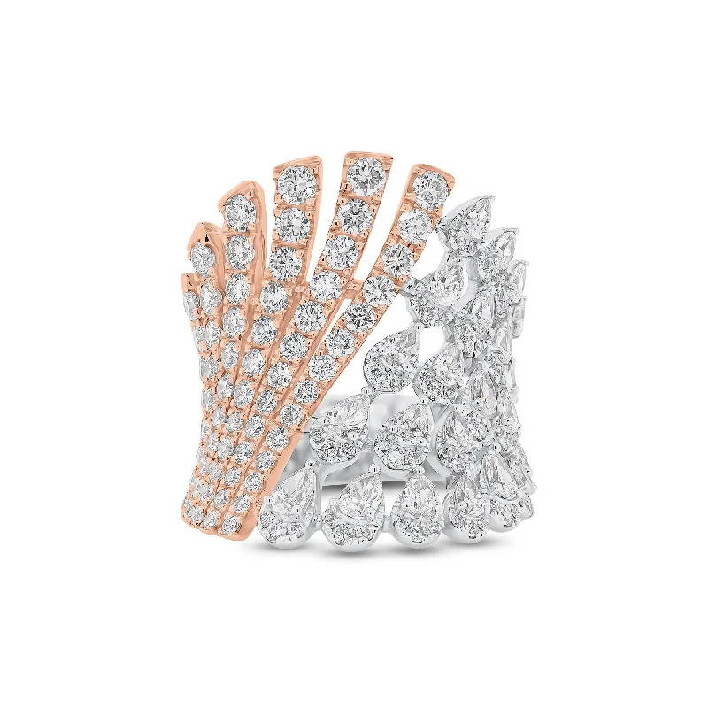 Minimalist Fashion Rings in Stainless Steel with a Single Solitaire CrystalPear-Shaped Diamond Statement Ring Minimalist Fashion Rings in Stainless Steel with a Single Solitaire CrystalPear-Shaped Diamond Statement Ring
