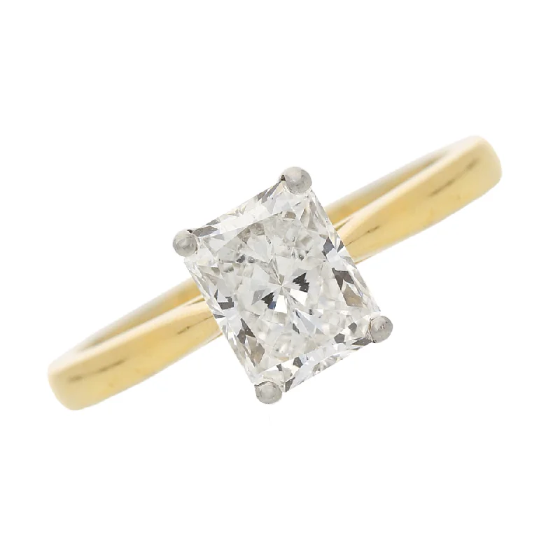 Men's Aquamarine Engagement Rings in 9K Gold with a Bezel - Set Stone18ct Yellow Gold Radiant Cut Diamond Engagement Ring Men's Aquamarine Engagement Rings in 9K Gold with a Bezel - Set Stone18ct Yellow Gold Radiant Cut Diamond Engagement Ring