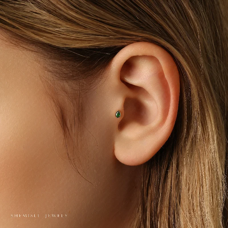 Rose Gold - Tone Geometric - Patterned Stud Earrings for a Modern and Trendy LookTiny Teardrop Emerald Threadless Flat Back Tragus Stud, 20,18,16ga, 5-10mm Unisex, Surgical Steel SHEMISLI SS595 Rose Gold - Tone Geometric - Patterned Stud Earrings for a Modern and Trendy LookTiny Teardrop Emerald Threadless Flat Back Tragus Stud, 20,18,16ga, 5-10mm Unisex, Surgical Steel SHEMISLI SS595