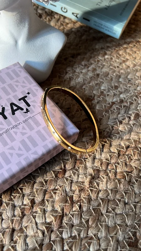 Geometric - Shaped Bangles in Matte Black for a Minimalist AestheticEllery bangle Geometric - Shaped Bangles in Matte Black for a Minimalist AestheticEllery bangle