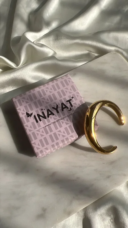 Bangle Bracelets with LED Lights for a Glowing and Trendy AccessoryCurved bangle Bangle Bracelets with LED Lights for a Glowing and Trendy AccessoryCurved bangle