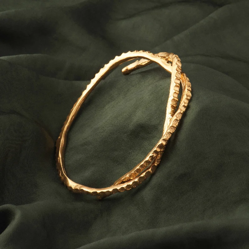 Solid Gold Bangles with Intricate Floral Engravings for a Luxurious LookSalacia Bangle Solid Gold Bangles with Intricate Floral Engravings for a Luxurious LookSalacia Bangle