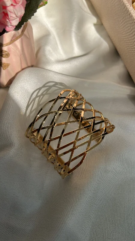 Bangle Sets with Mix - and - Match Patterns for a Versatile AccessoryJulia cuff bangle Bangle Sets with Mix - and - Match Patterns for a Versatile AccessoryJulia cuff bangle