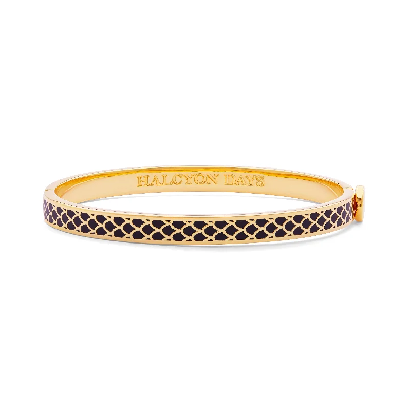Plus Size Women's Wide Bangle Bracelets in Matte Finish for a Statement PieceSkinny Salamander Black & Gold Bangle Plus Size Women's Wide Bangle Bracelets in Matte Finish for a Statement PieceSkinny Salamander Black & Gold Bangle